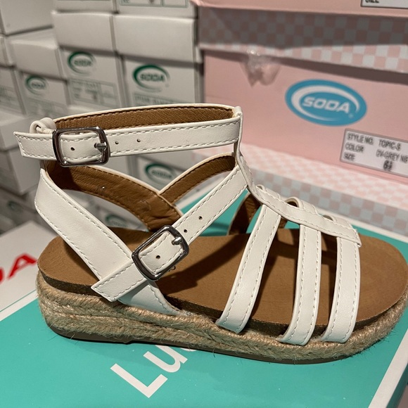 Kids white Sandal - Picture 1 of 2